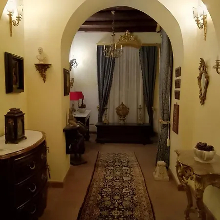 Principe Di Castelnuovo Historical לינה וארוחת בוקר