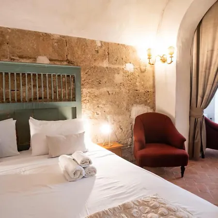 Principe Di Castelnuovo Historical לינה וארוחת בוקר